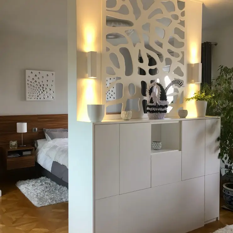 Chambres & salle vidéo dans une meulière à Enghien-les-Bains